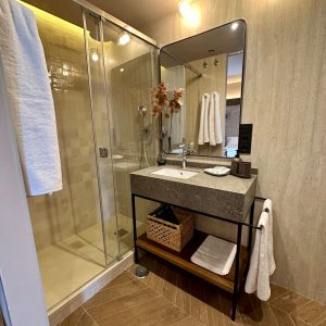 362103ee-e48d-40bd-a8fd-773732c1c1f2